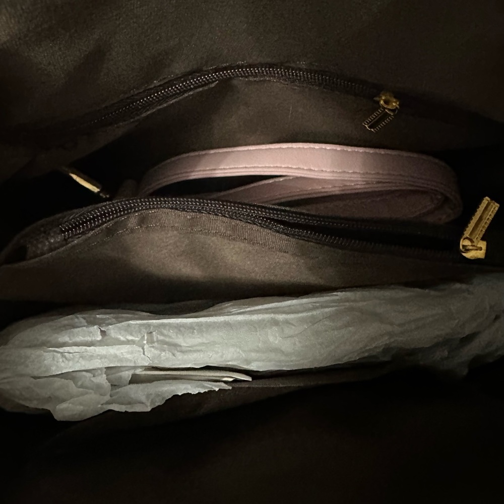Chique Boutique Pink Purse